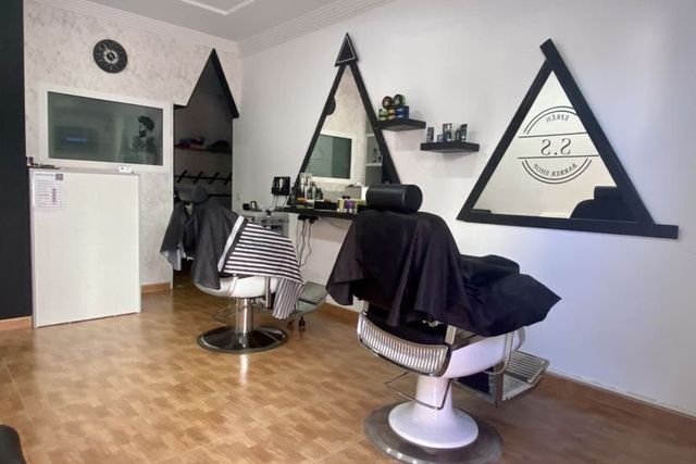 Barberia / Peluqueria, Las huesas. Efren